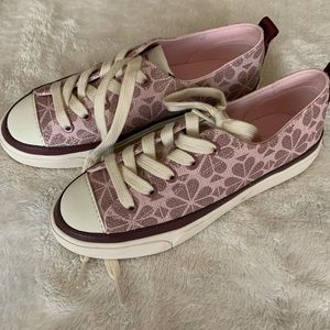 Girls Kate Spade tennis shoe. Size 5.
